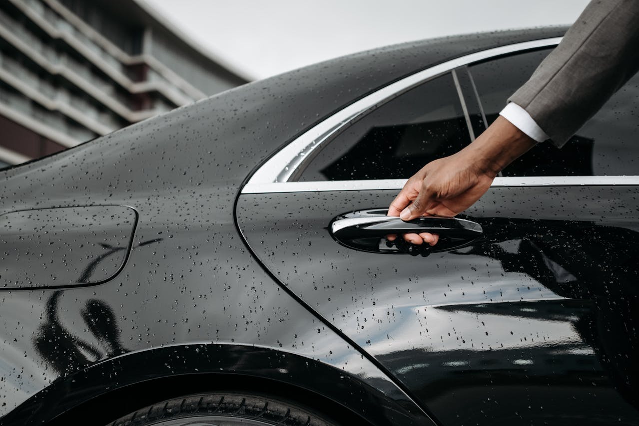 Chauffeur service coordinating with private aviation travel